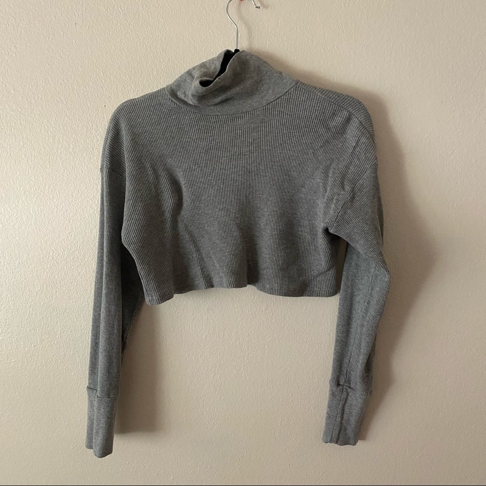 Grey cropped turtleneck sweater